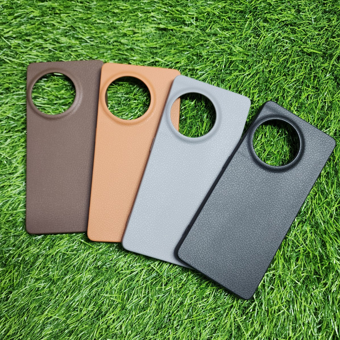 Cover OnePlus 11: Custodia Rigida Con Retro In Vetro Temperato E Bordi Morbidi TPU