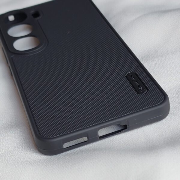 Vivo Y300 Black Nilkin Back Cover with cloth inside - Image 3