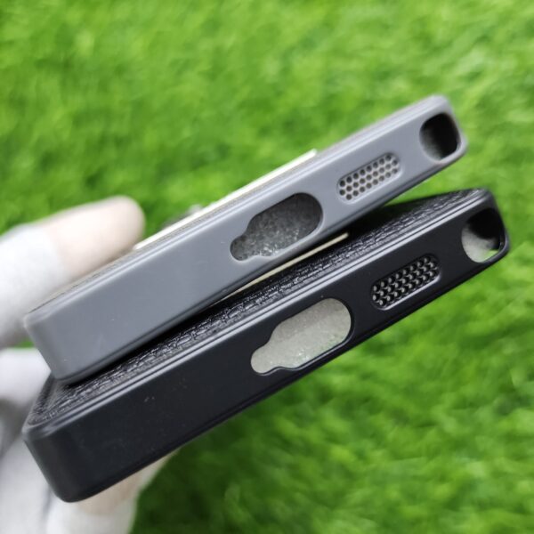 Samsung S25 Ultra Stylish Metal Lion Logo Back Cover - Image 5