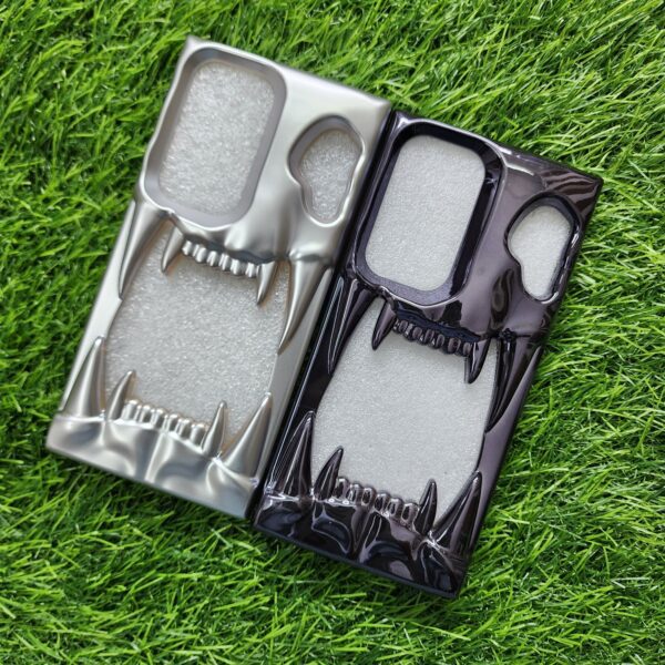 Samsung S25 Ultra Stylish Lion's Jaw Back Cover Metallic Finish