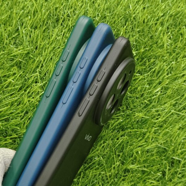 Vivo X200 Pro OG Silicon Back Cover With Soft Cloth inside - Image 3