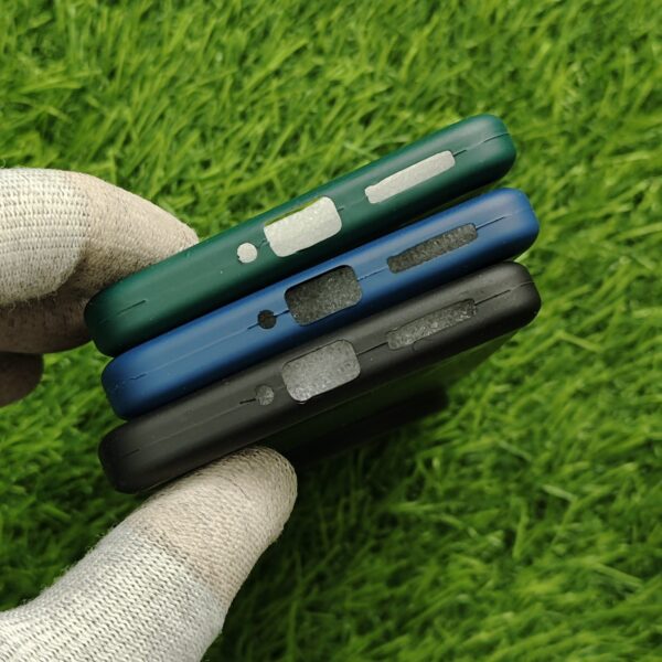 Vivo X200 Pro OG Silicon Back Cover With Soft Cloth inside - Image 4