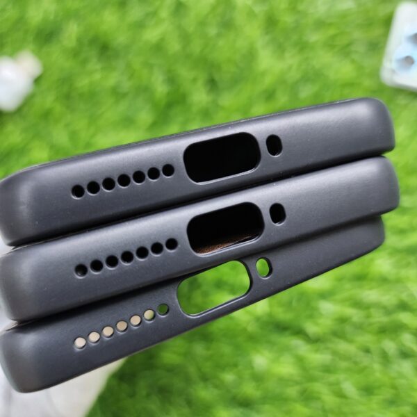 Xiaomi 15 Ultra Premium Leather Finish Back Cover - Image 4