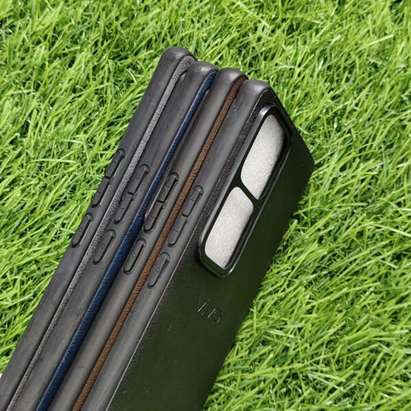 Vivo V30 & V30 Pro Premium Leather Finish Back Cover - Image 3