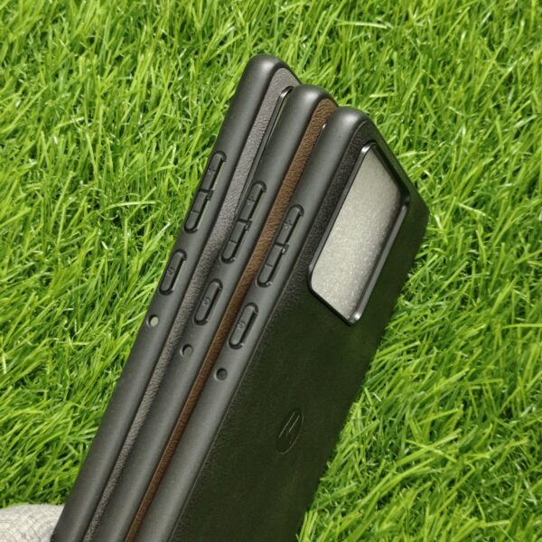 Moto Edge 60 Fusion Premium Leather Finish Back Cover - Image 3