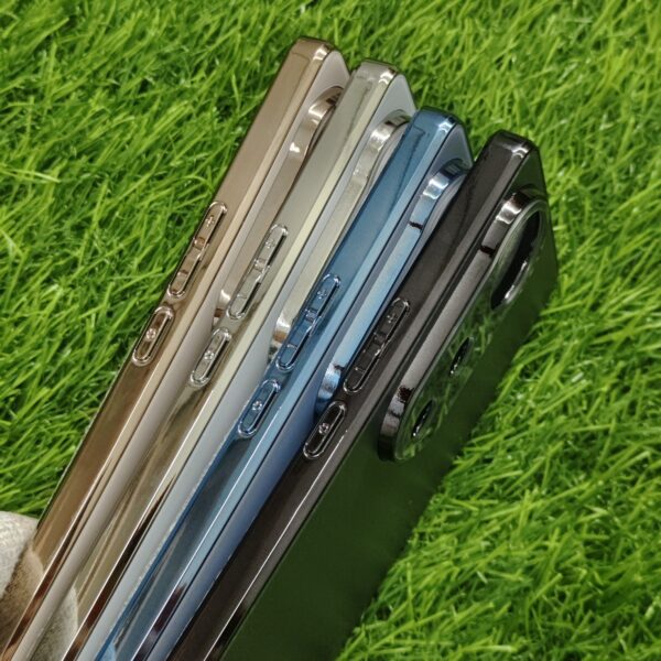 Vivo V40 & V40 Pro & T3 Ultra Luxury Matte Chrome Finish Back Cover - Image 3