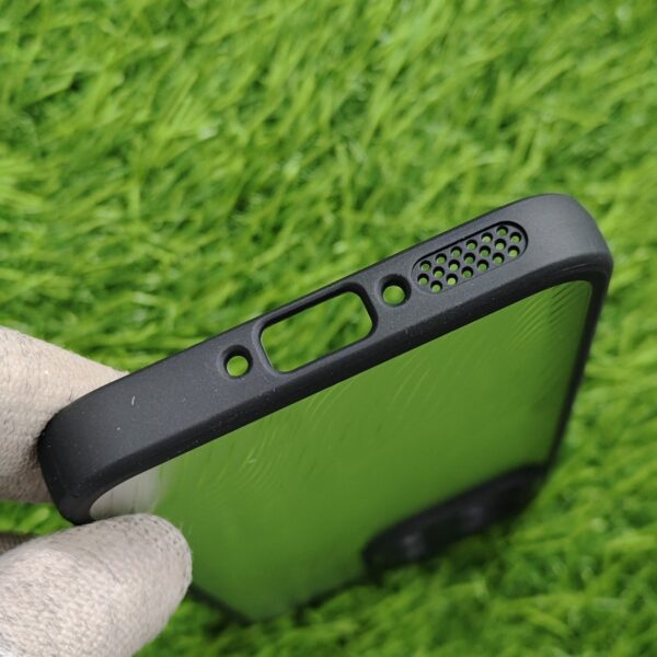 Oneplus 13T Original DuxDuckies Back Cover Aimo - Image 4