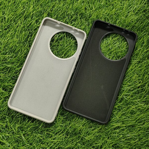 Oneplus 13R Premium Carbon Back Cover With Soft Cloth Inside - Image 9