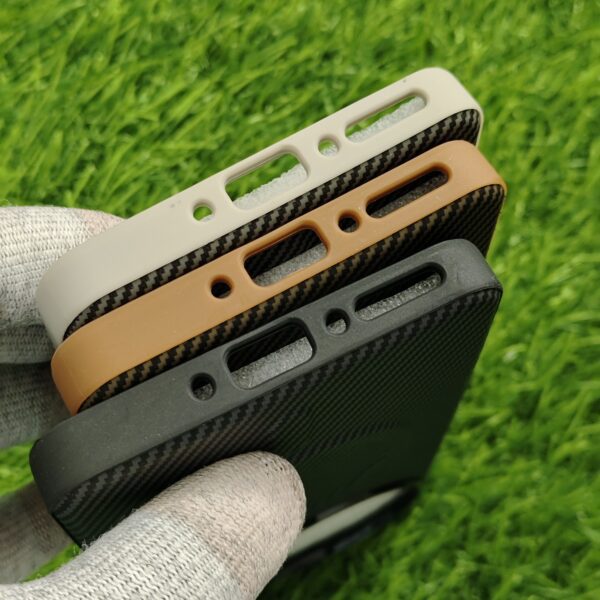 Oneplus 13 Premium Carbon Back Cover With Soft Cloth Inside - Image 4