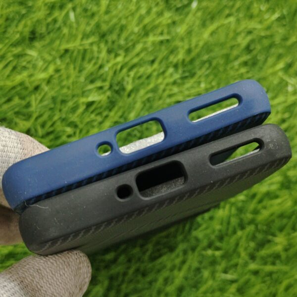 Oneplus 11R Premium Carbon Back Cover With Soft Cloth Inside - Image 4