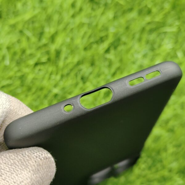 Moto Edge 60 Pro Original Paper Silicone Back Cover - Image 4