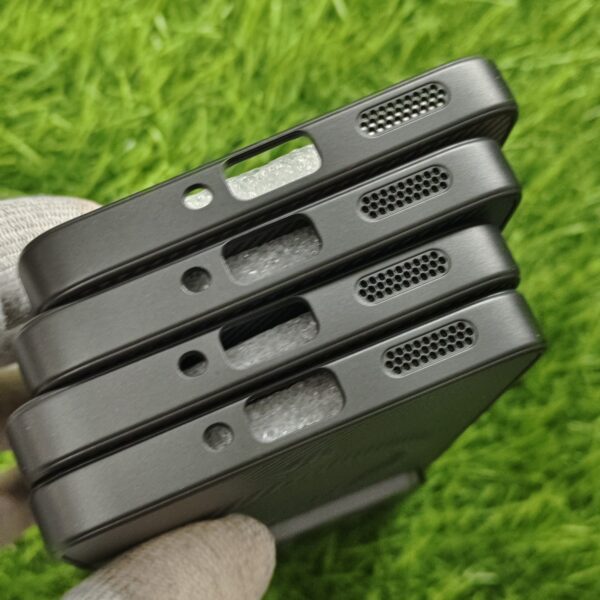 Moto Edge 60 Pro Premium Carbon Design Magsafe Back Cover - Image 4