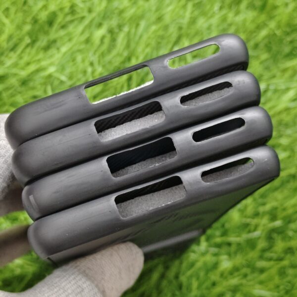 Moto Edge 60 Fusion Premium Carbon Design Magsafe Back Cover - Image 4