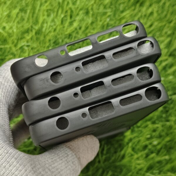 Moto Edge 60 Stylus Premium Carbon Design Magsafe Back Cover - Image 4