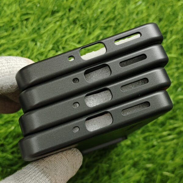 Realme GT 7 Premium Leather Finish Back Cover - Image 4
