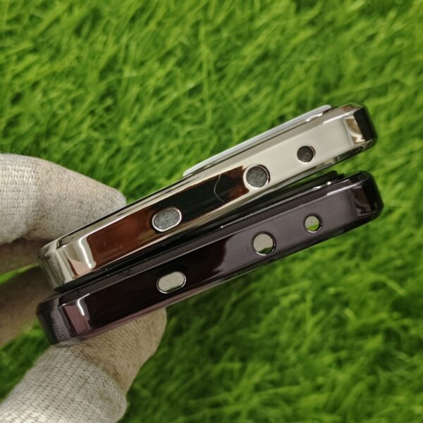 Oppo Reno 13 Luxury Matte Chrome Finish Back Cover With Camera Protection - Image 5