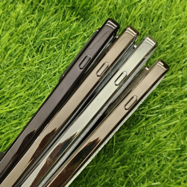 Moto Edge 60 Pro Luxury Matte Chrome Finish Back Cover With Camera Protection - Image 5