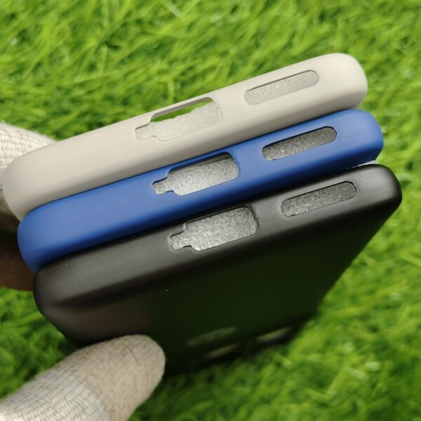 Moto Edge 60 Fusion Silicon Back Cover With Soft Cloth inside - Image 4