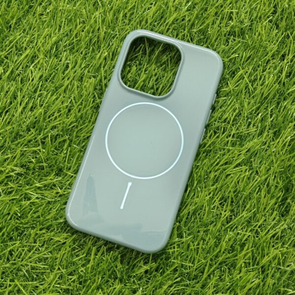 iPhone 15 & 16 Series Silicon Magsafe Back Cover Beats - Image 7