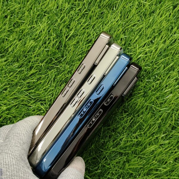 Google Pixel 8 Luxury Matte Chrome Finish Back Cover - Image 3