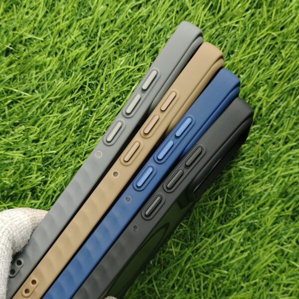 Moto Edge 60 Pro Matte Skin Back Cover No Magsafe - Image 3