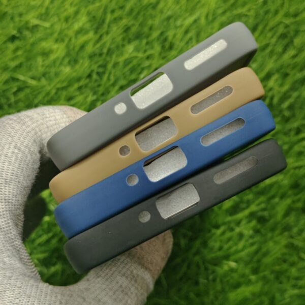 Moto Edge 60 Pro Matte Skin Back Cover No Magsafe - Image 4