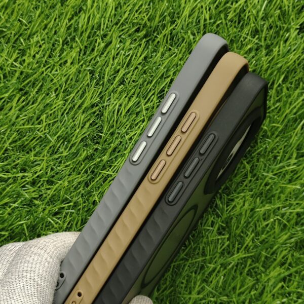 Realme 14 Pro Plus Matte Skin Back Cover No Magsafe - Image 3