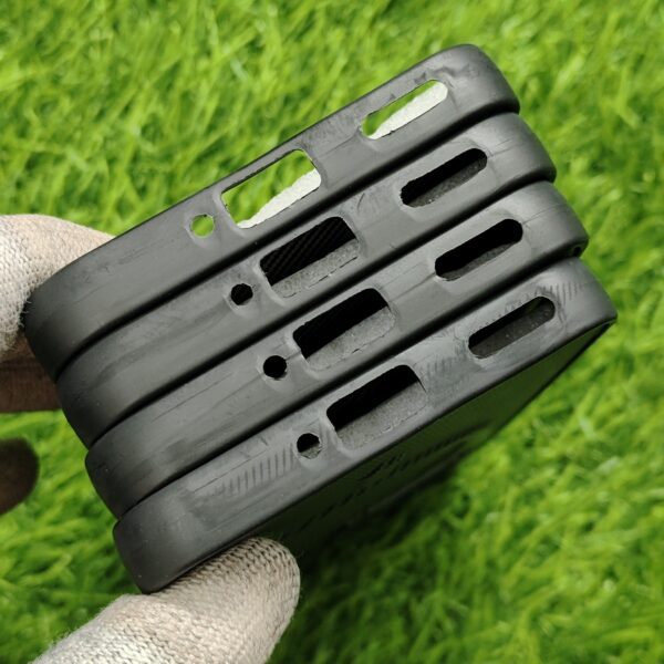 Oppo Reno 13 Premium Carbon Design Magsafe Back Cover - Image 4