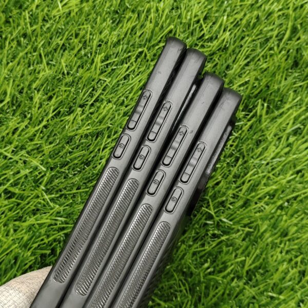 Oppo reno 10 Premium Carbon Design Magsafe Back Cover - Image 3