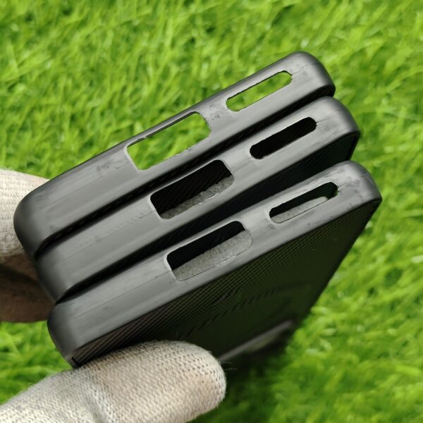 Infinix Note 40 Pro Premium Carbon Design Magsafe Back Cover - Image 4