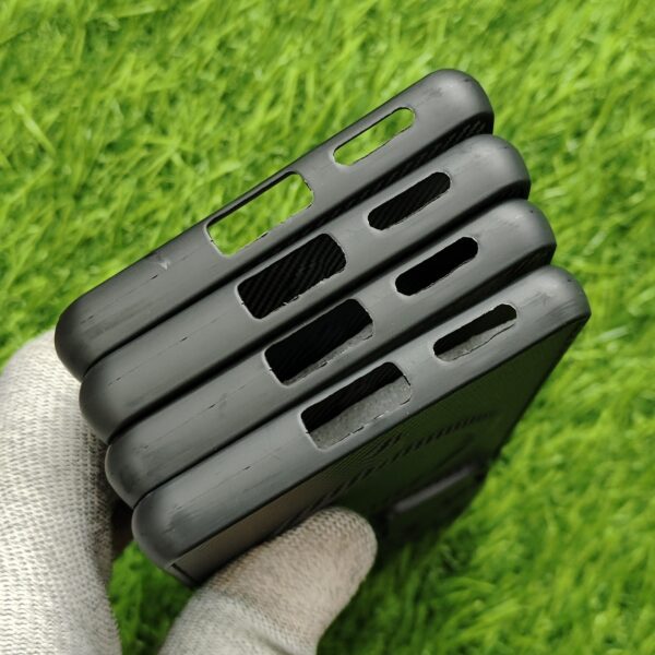 Vivo V30 & V30 Pro Premium Carbon Design Magsafe Back Cover - Image 4