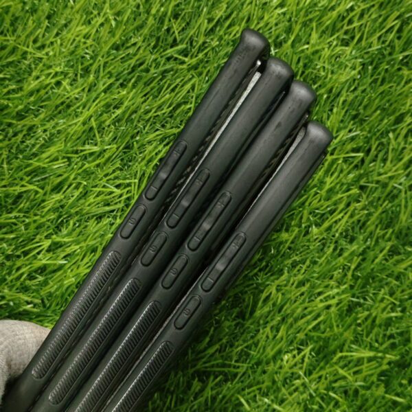 Vivo V29 & V29 Pro Premium Carbon Design Magsafe Back Cover - Image 3