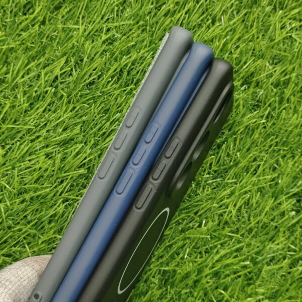 Vivo Y400 Pro Silicon No Magsafe Back Cover With Cloth Inside - Image 3