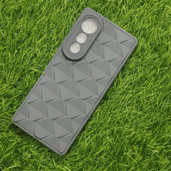 Tecno Pova Curve