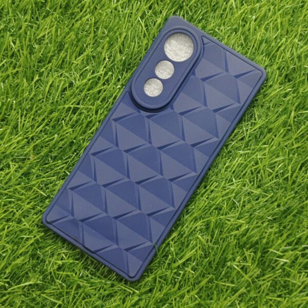 Tecno Pova Curve