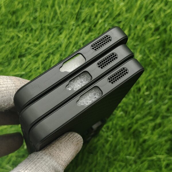 Vivo Y400 Pro Stylish Camera Protection Back Cover - Image 4