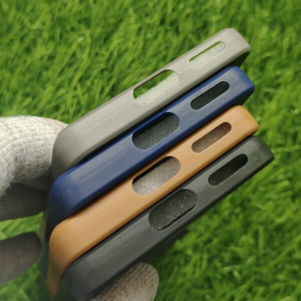 Moto Edge 60 Fusion Premium Carbon Design Metal Magsafe Ring Back Cover - Image 4