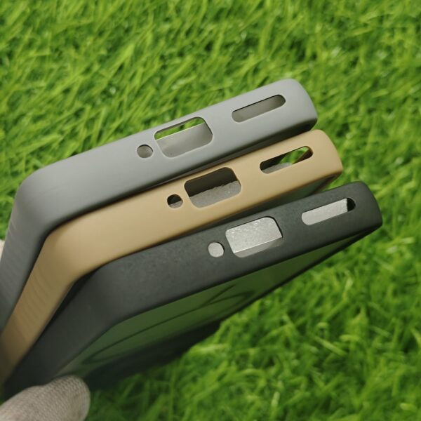 Moto Edge 50 Pro Matte Skin Back Cover No Magsafe - Image 4