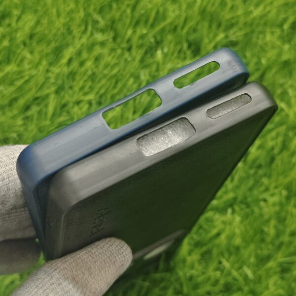 Infinix Note 40 Pro Premium Stylish Leather Finish Back Cover - Image 4