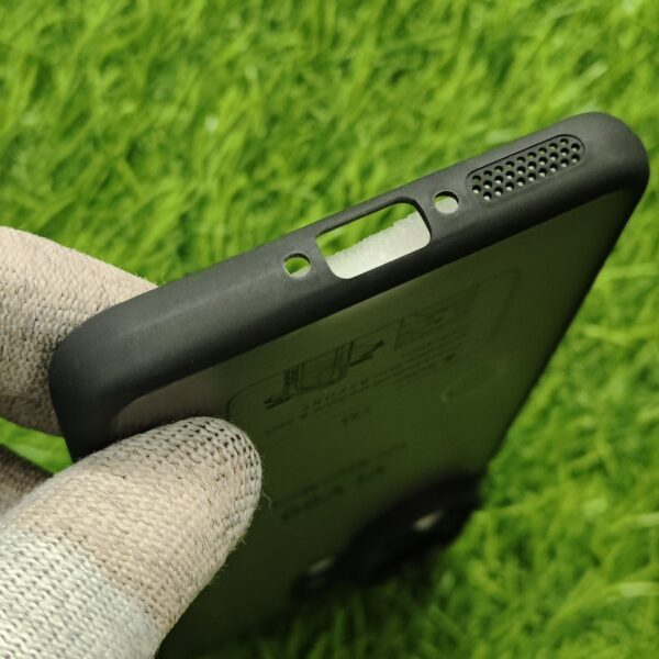 Vivo V60 & T4 Pro Premium Matte Transparent Black Doyers Back Cover - Image 4