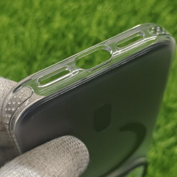 iPhone 17 & 17 Air & 17 Pro & 17 Pro Max Luxury Gradient Matte Transparent Magsafe Case - Image 4