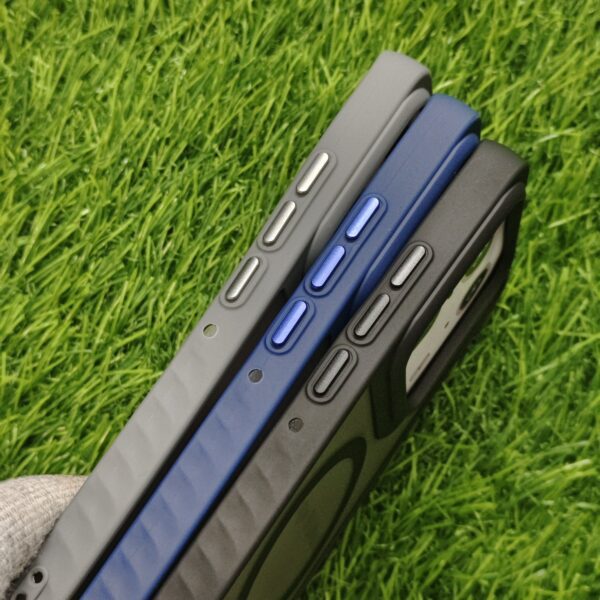 Motorola Edge 50 Ultra Matte Skin Back Cover No Magsafe - Image 3