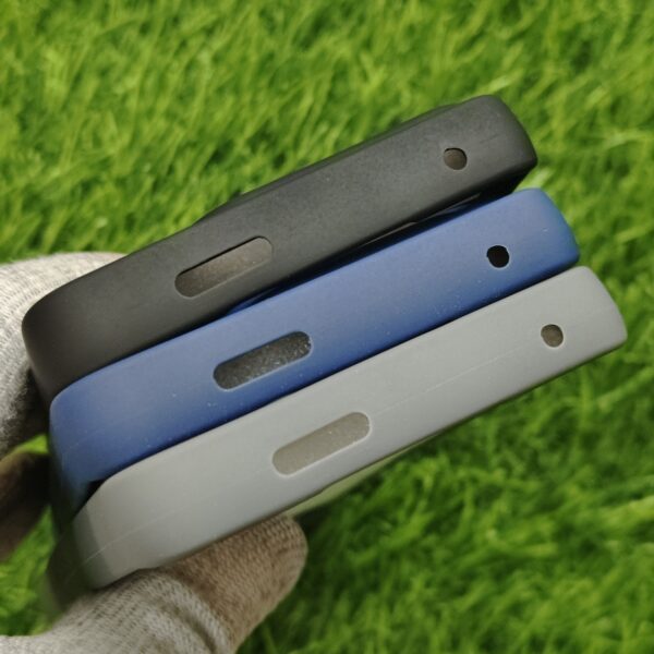 Motorola Edge 50 Ultra Matte Skin Back Cover No Magsafe - Image 5