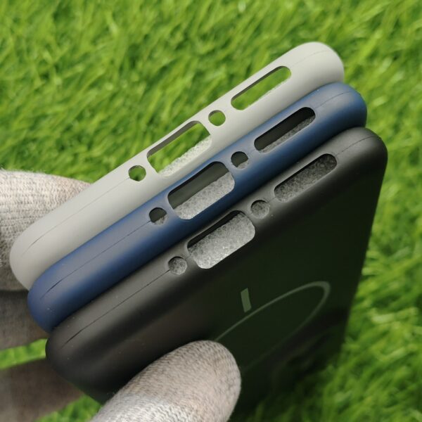 Vivo V50 & T4R & iQOO Z10R Silicon No Magsafe Back Cover With Cloth Inside - Image 4