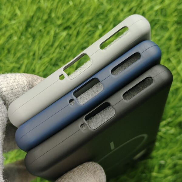 Motorola Edge 50 Fusion Silicon No Magsafe Back Cover With Cloth Inside - Image 4