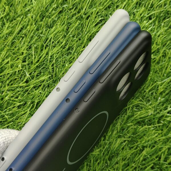 Motorola Edge 60 Fusion Silicon No Magsafe Back Cover With Cloth Inside - Image 3