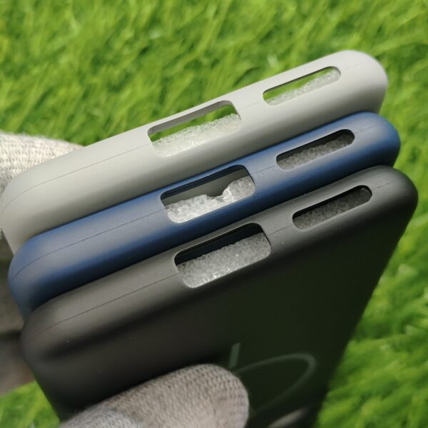Motorola Edge 60 Fusion Silicon No Magsafe Back Cover With Cloth Inside - Image 4