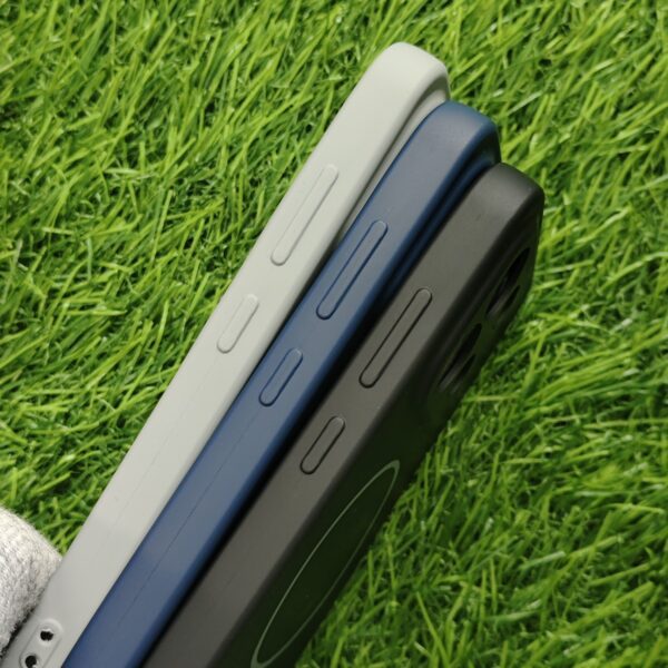 Oneplus 13s Silicon No Magsafe Back Cover With Cloth Inside - Image 3