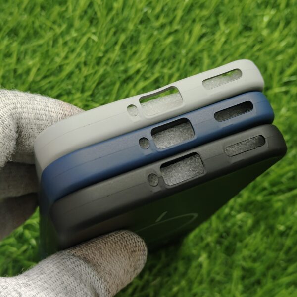 Oppo Reno 14  Silicon No Magsafe Back Cover With Cloth Inside - Image 4
