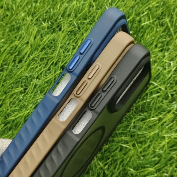 Redmi Note 10 Matte Skin Back Cover No Magsafe - Image 3